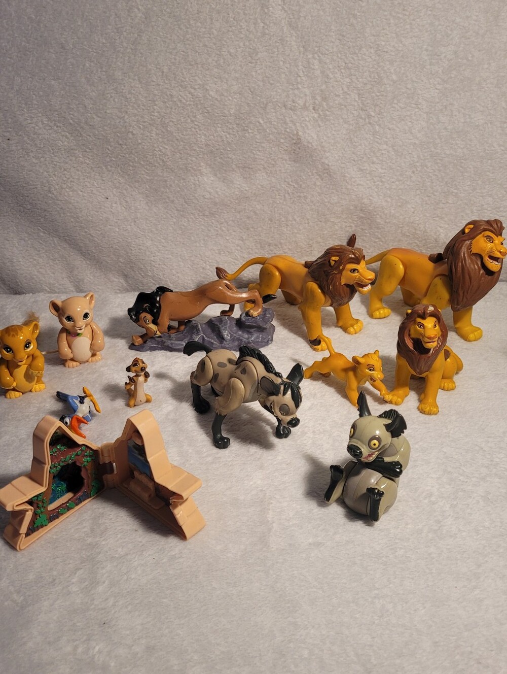Vintage lion king toy bundle